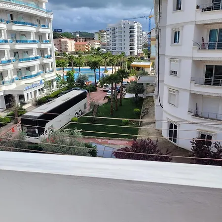 Orange Apartment *