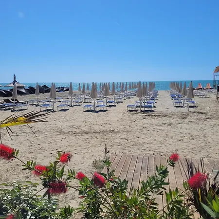 Apartamento Orange Golem (Tirana)