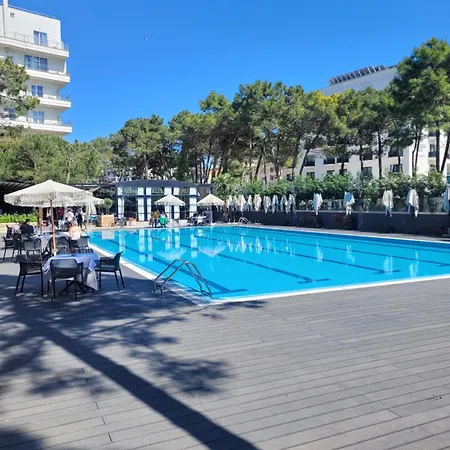 Orange Golem (Tirana)