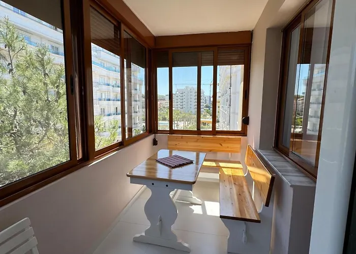 Apartment Orange Golem (Tirana)