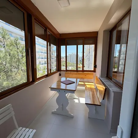 Appartement Orange Golem (Tirana)