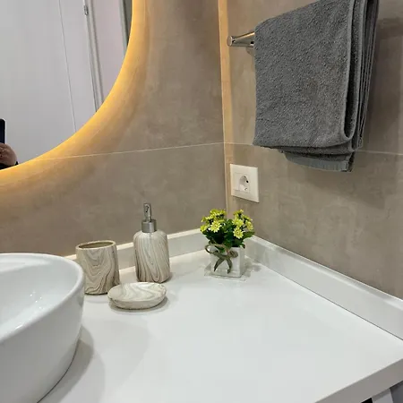 Apartment Orange Golem (Tirana)