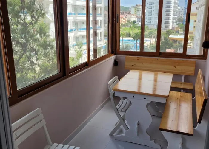 Orange Apartman Golem