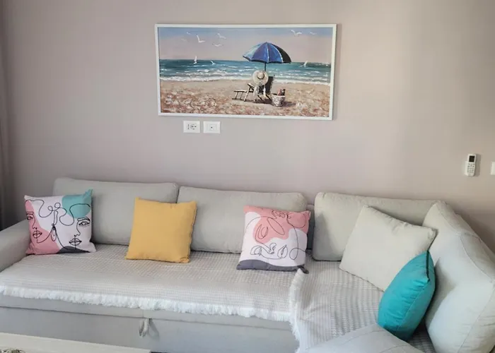 Orange Apartman Golem